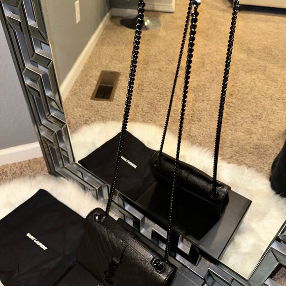 Yves Saint Laurent (Black on black YSL wallet/bag) - Picture 4 of 10